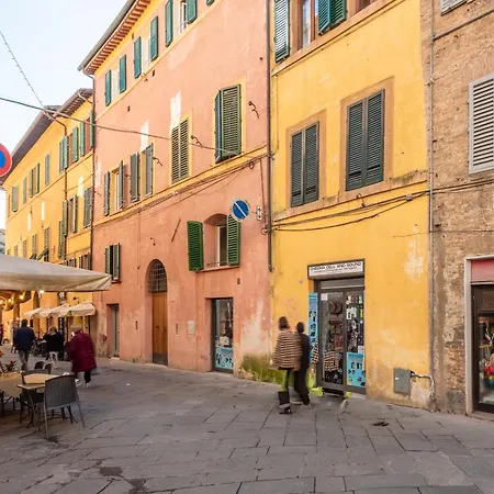 Апартаменти Splendido Loft Nel Centro Antico