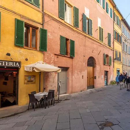 Splendido Loft Nel Centro Antico Daire *